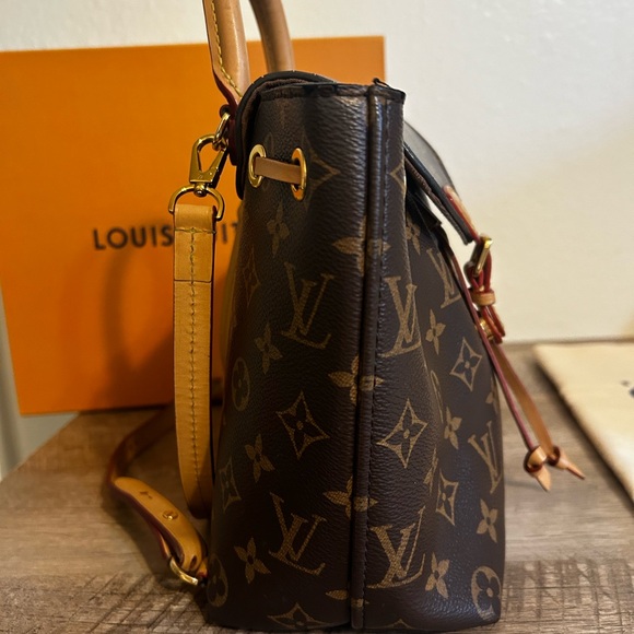 Louis Vuitton Tan and Brown Backpack with Iconic Design - Picture 13 of 14